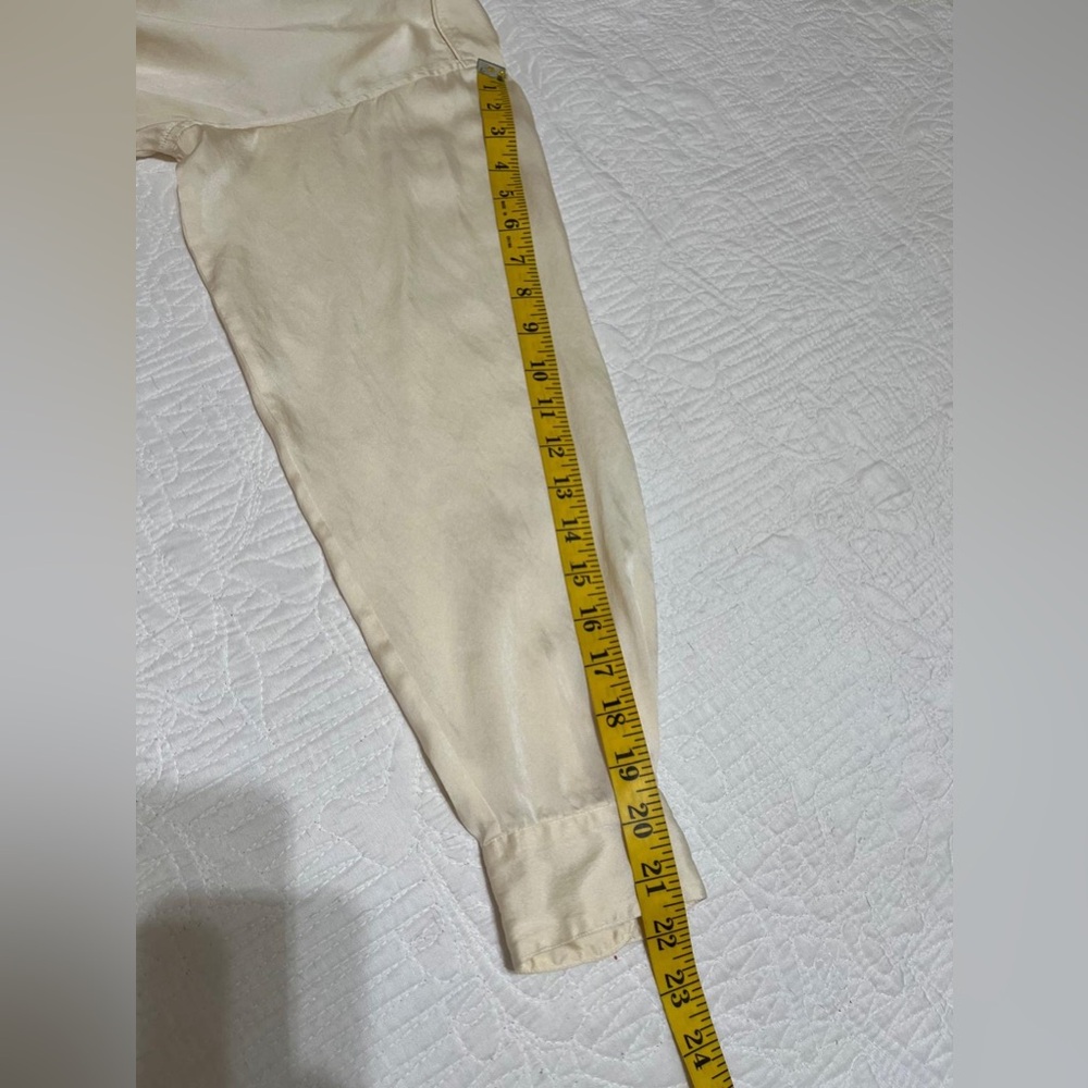 (20) Anna & Frank Cream Button-Up Blouse - Picture 10 of 14
